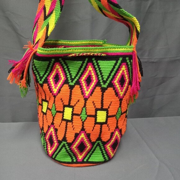 Authentic Handmade Crocheted VIBRANT COLUMBIAN MOCHILA WAYUU CROSSBODY BAG 6742 - Picture 3 of 11